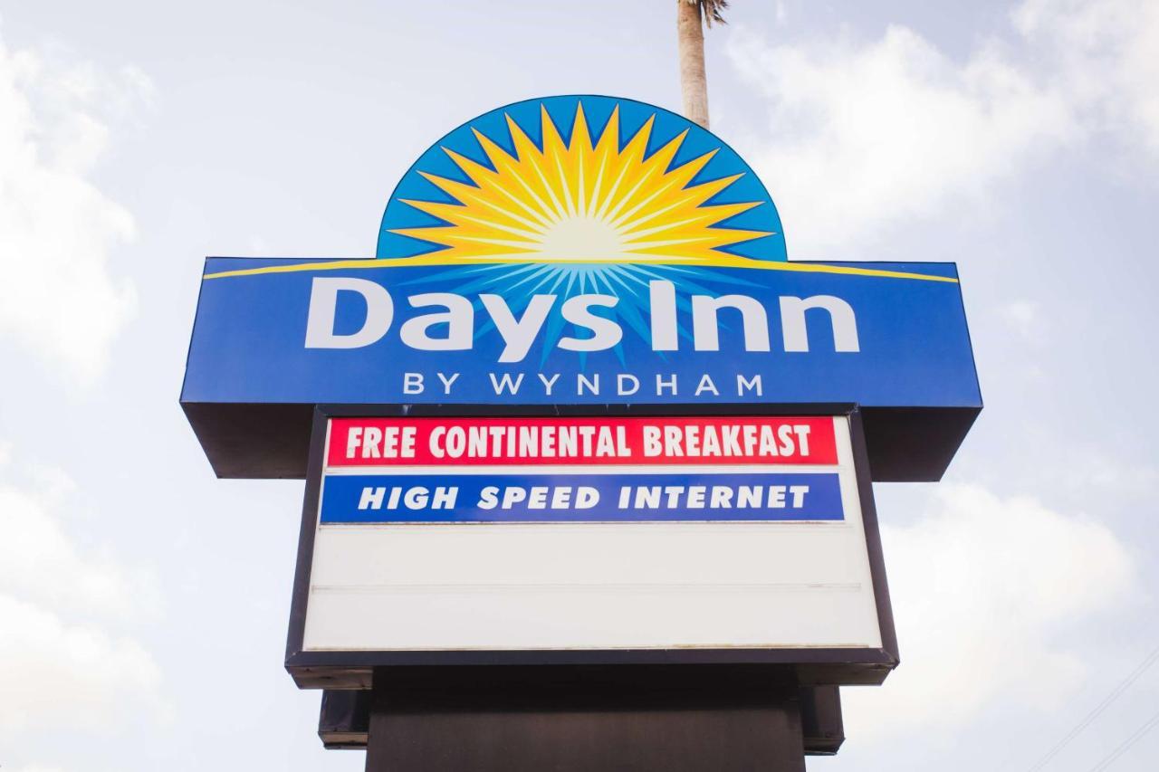 Days Inn By Wyndham Rosenberg Exteriör bild